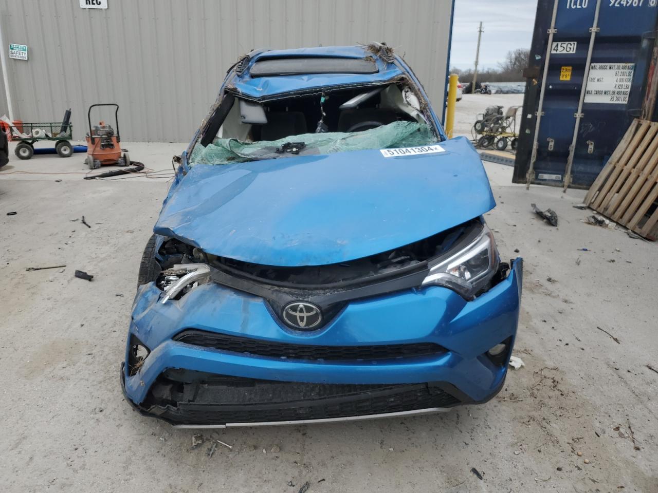 JTMJFREV2JJ729334 2018 Toyota Rav4 Se