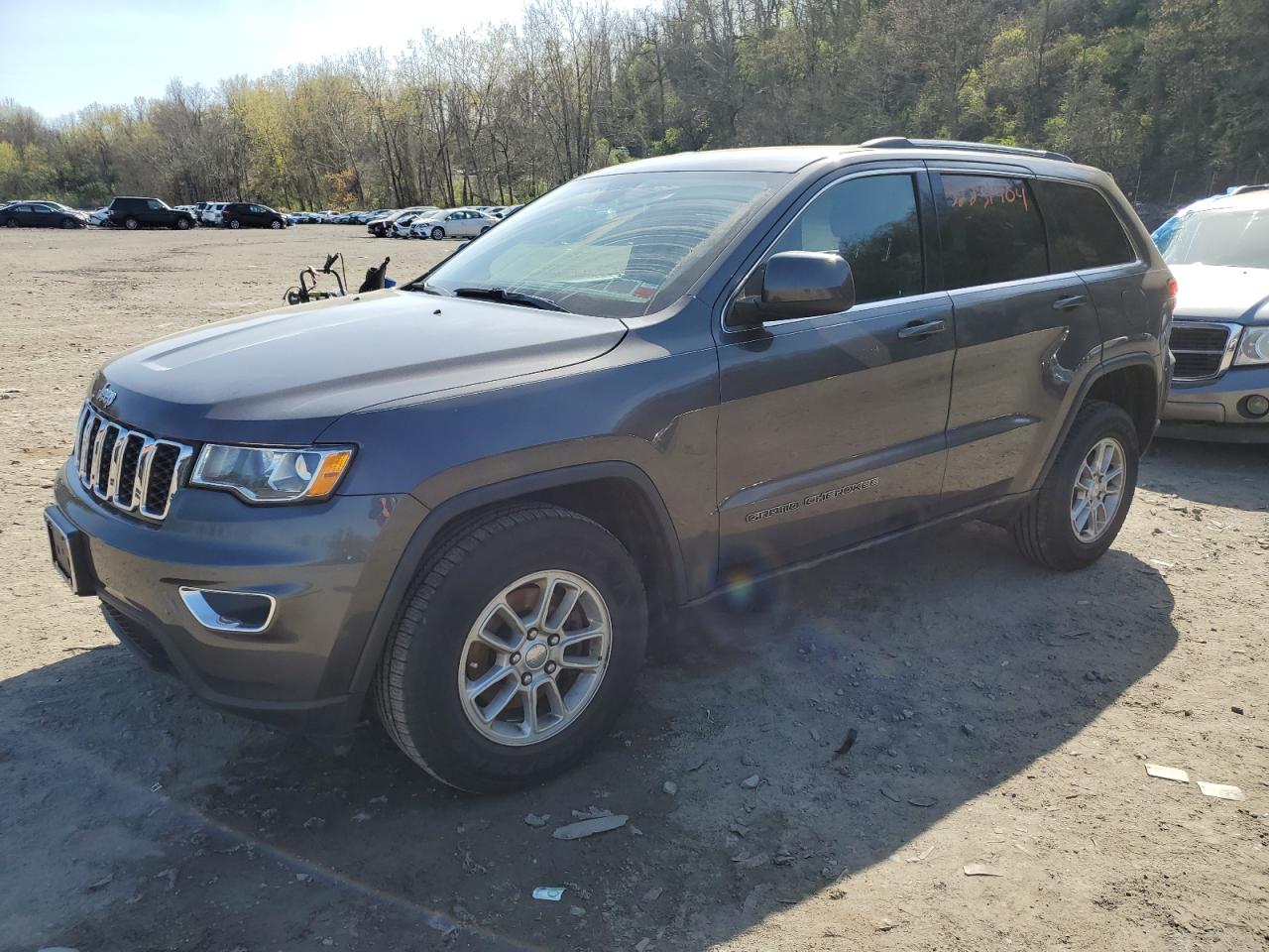 1C4RJFAG7JC468049 2018 Jeep Grand Cherokee Laredo