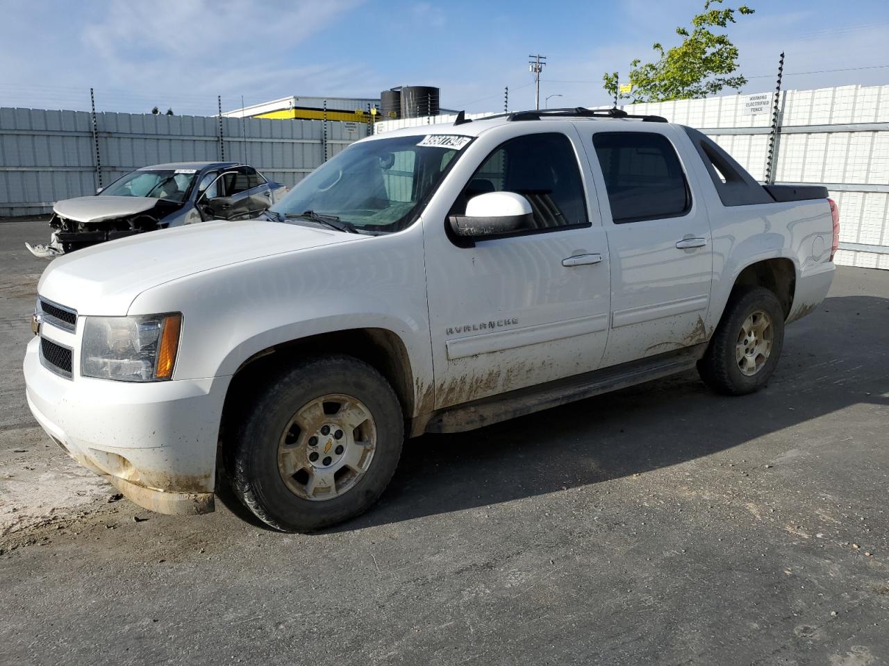 3GNTKEE3XBG120966 2011 Chevrolet Avalanche Ls