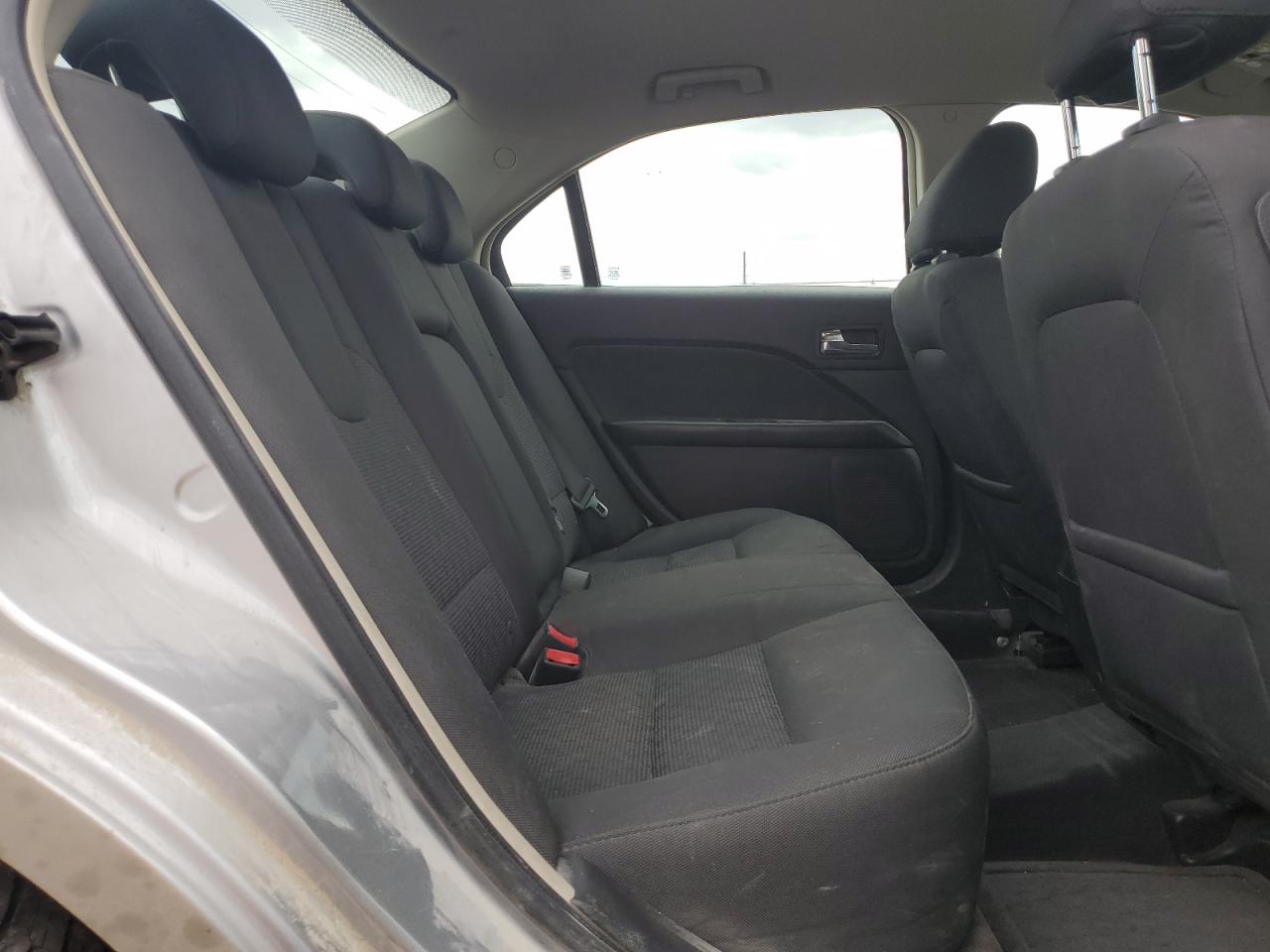 3FAHP0HA3AR382575 2010 Ford Fusion Se