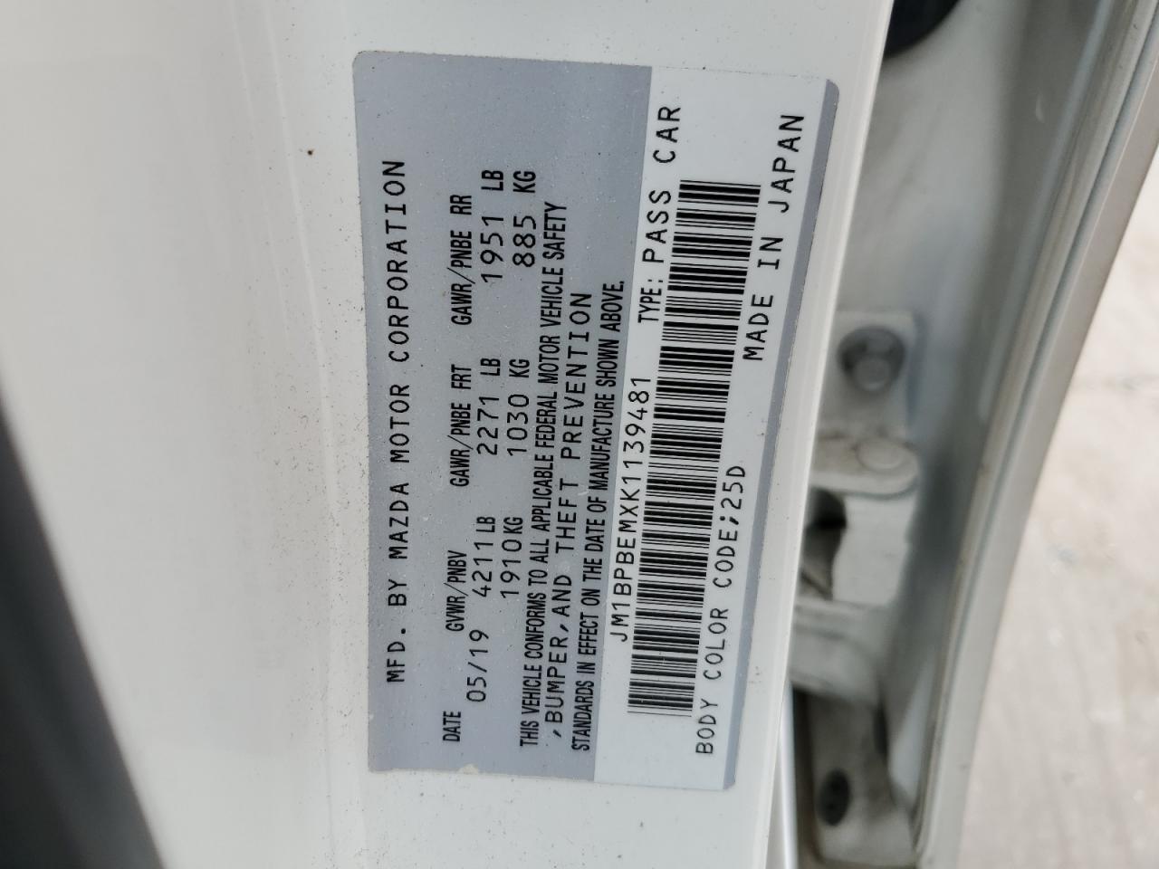 JM1BPBEMXK1139481 2019 Mazda 3 Premium
