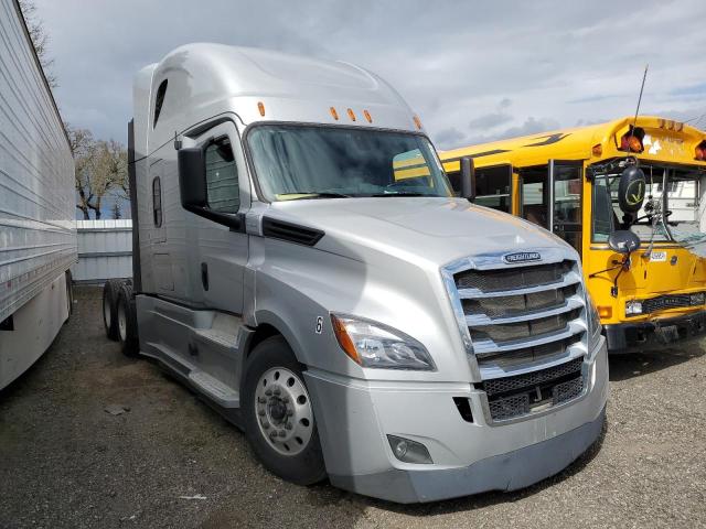 Lot #2542398938 2019 FREIGHTLINER CASCADIA 1 salvage car