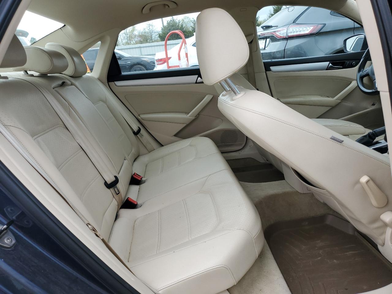 1VWBN7A35DC110328 2013 Volkswagen Passat Se