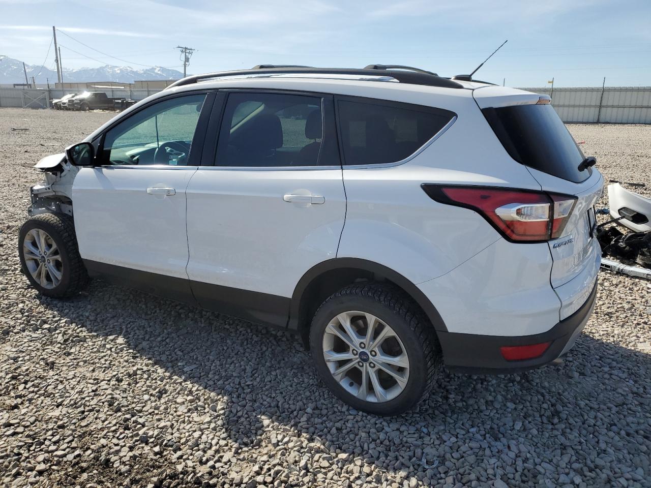 1FMCU9GD3HUE72904 2017 Ford Escape Se