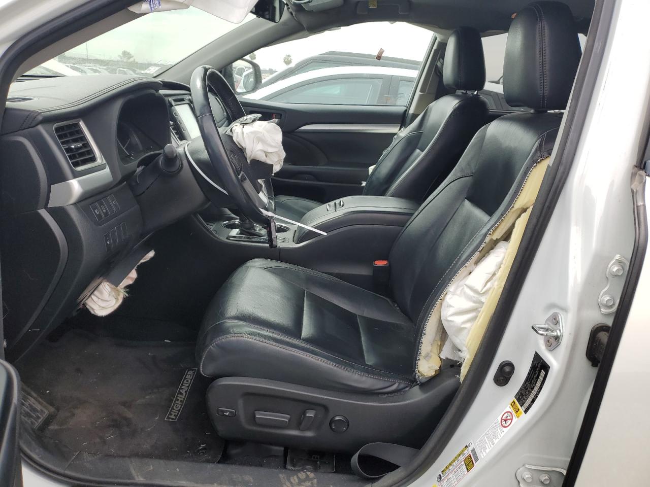 5TDJZRFH5JS540308 2018 Toyota Highlander Se