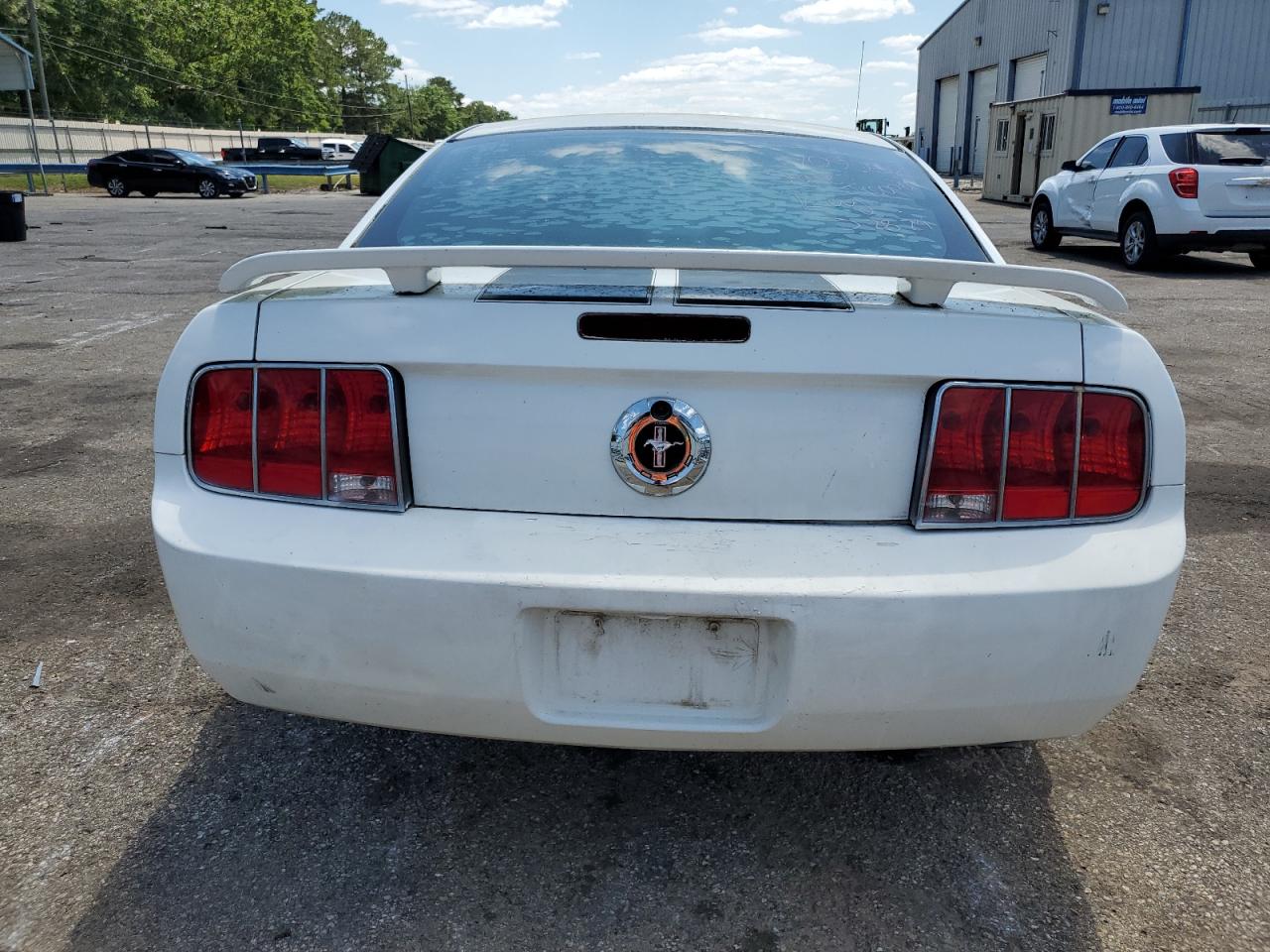 1ZVHT80N385109052 2008 Ford Mustang