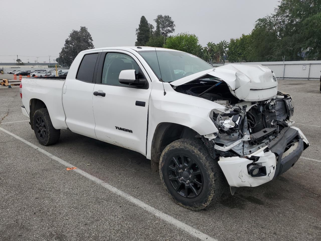 5TFUY5F18HX605779 2017 Toyota Tundra Double Cab Sr/Sr5