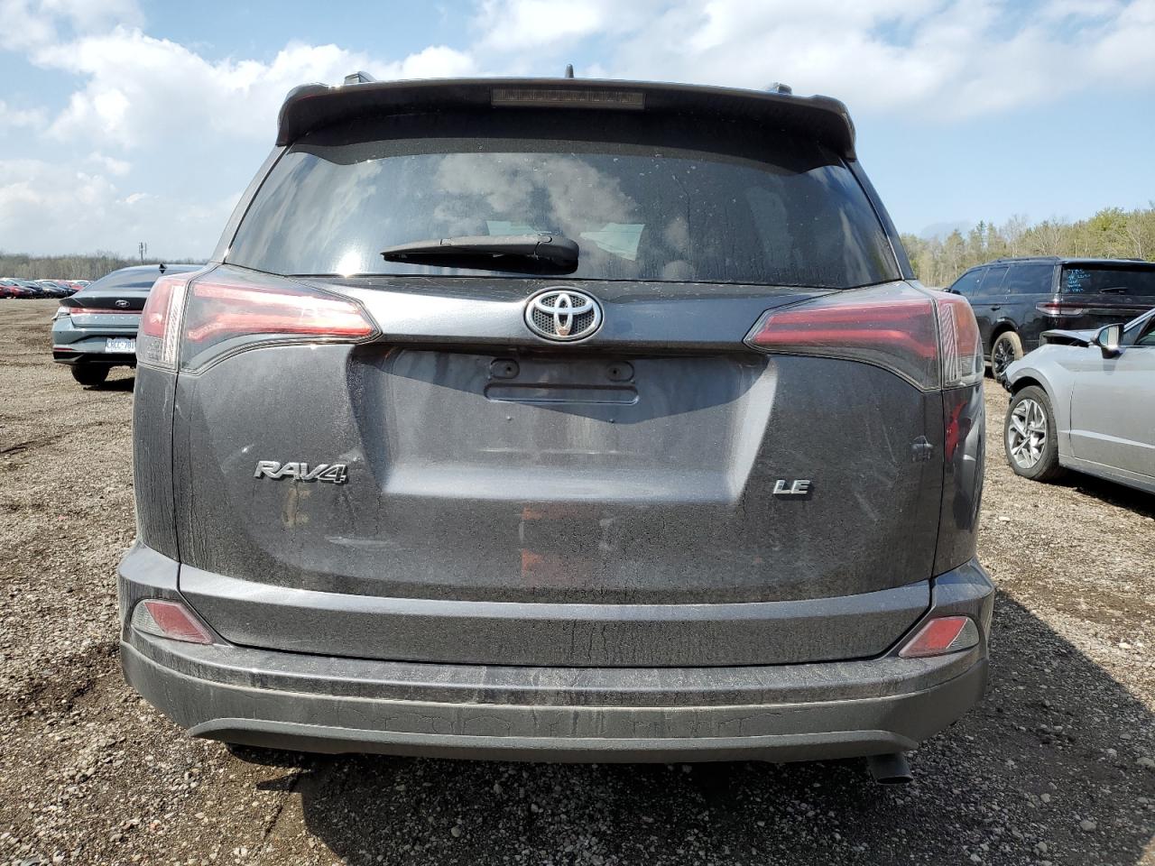 2T3ZFREV9HW341614 2017 Toyota Rav4 Le