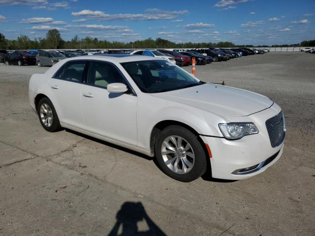 2016 Chrysler 300 - Image 4
