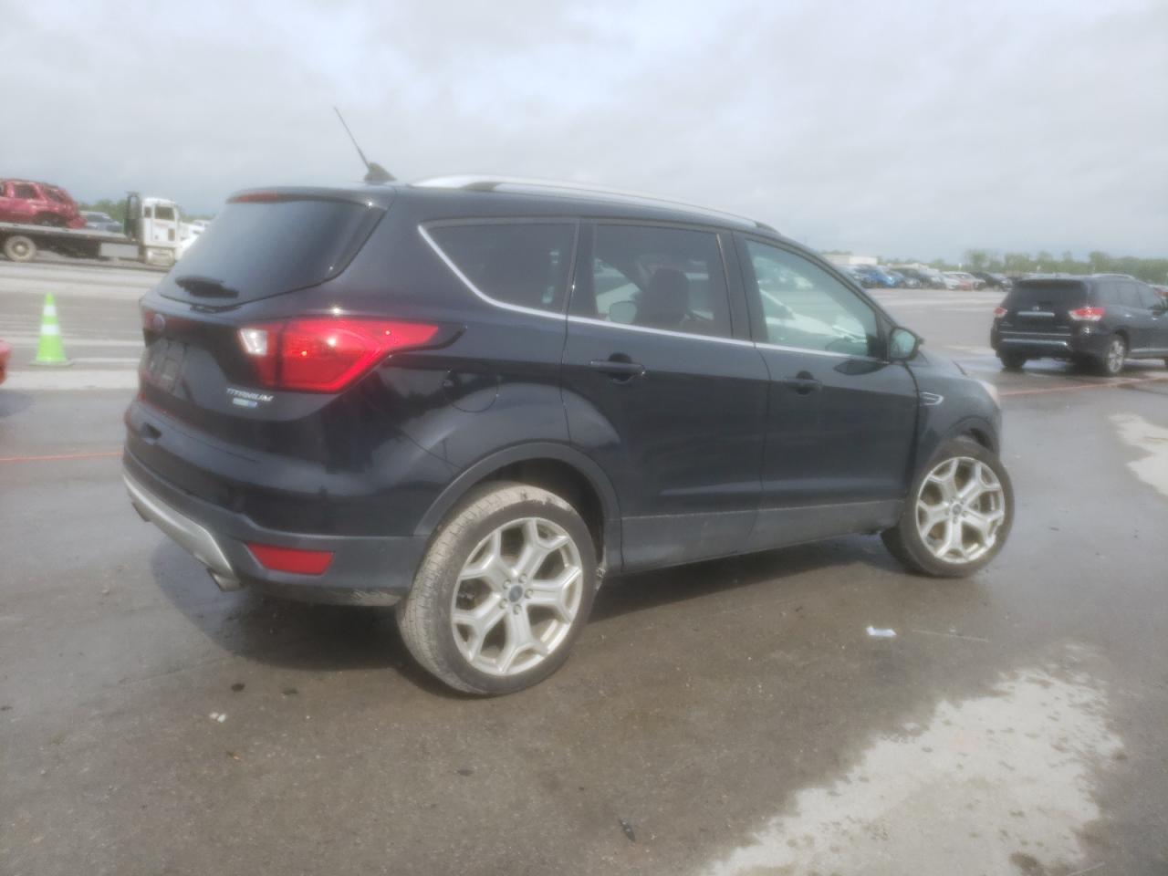 2019 Ford Escape Titanium vin: 1FMCU9J99KUC30596