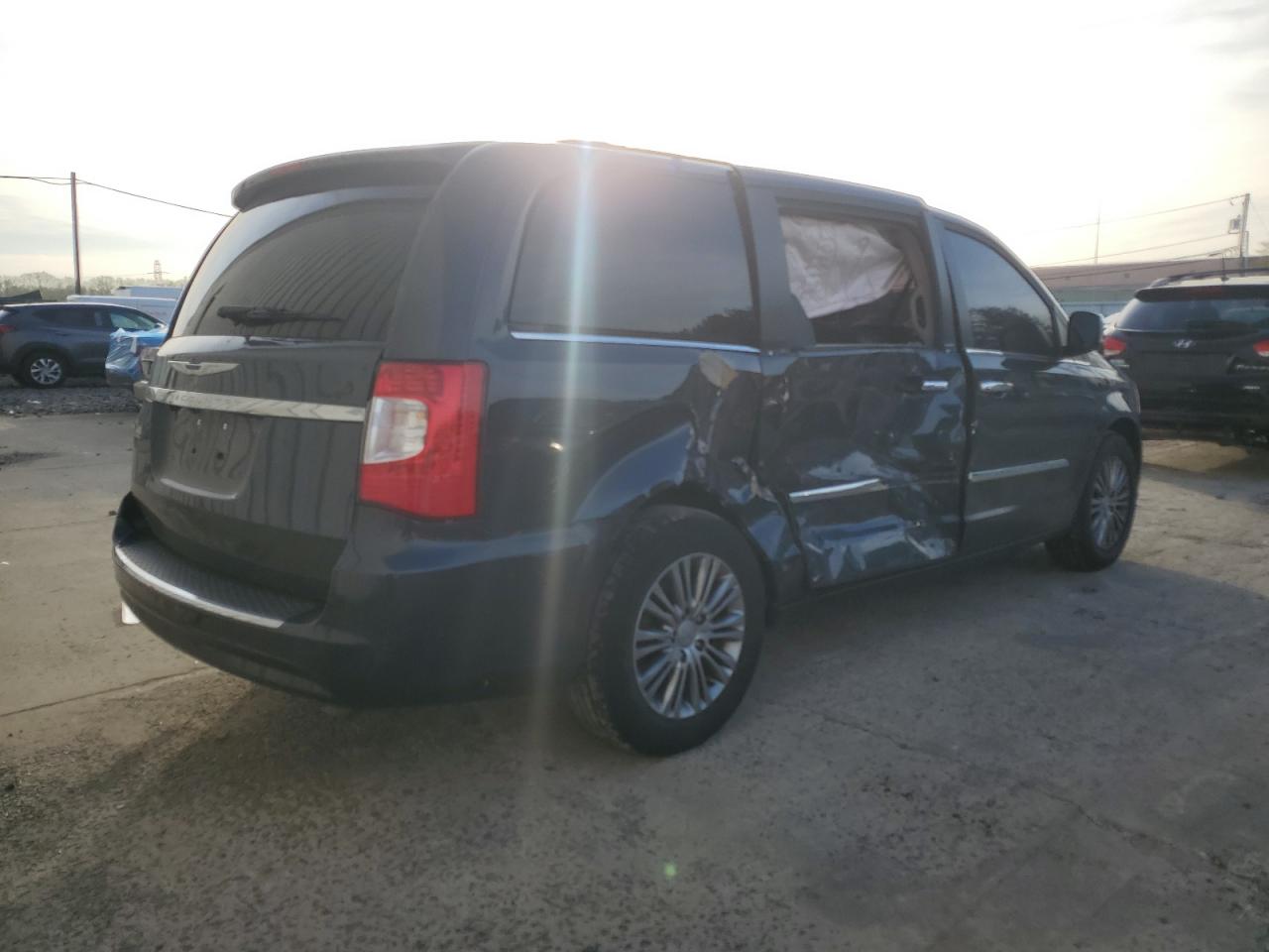 2C4RC1CG9ER300128 2014 Chrysler Town & Country Touring L