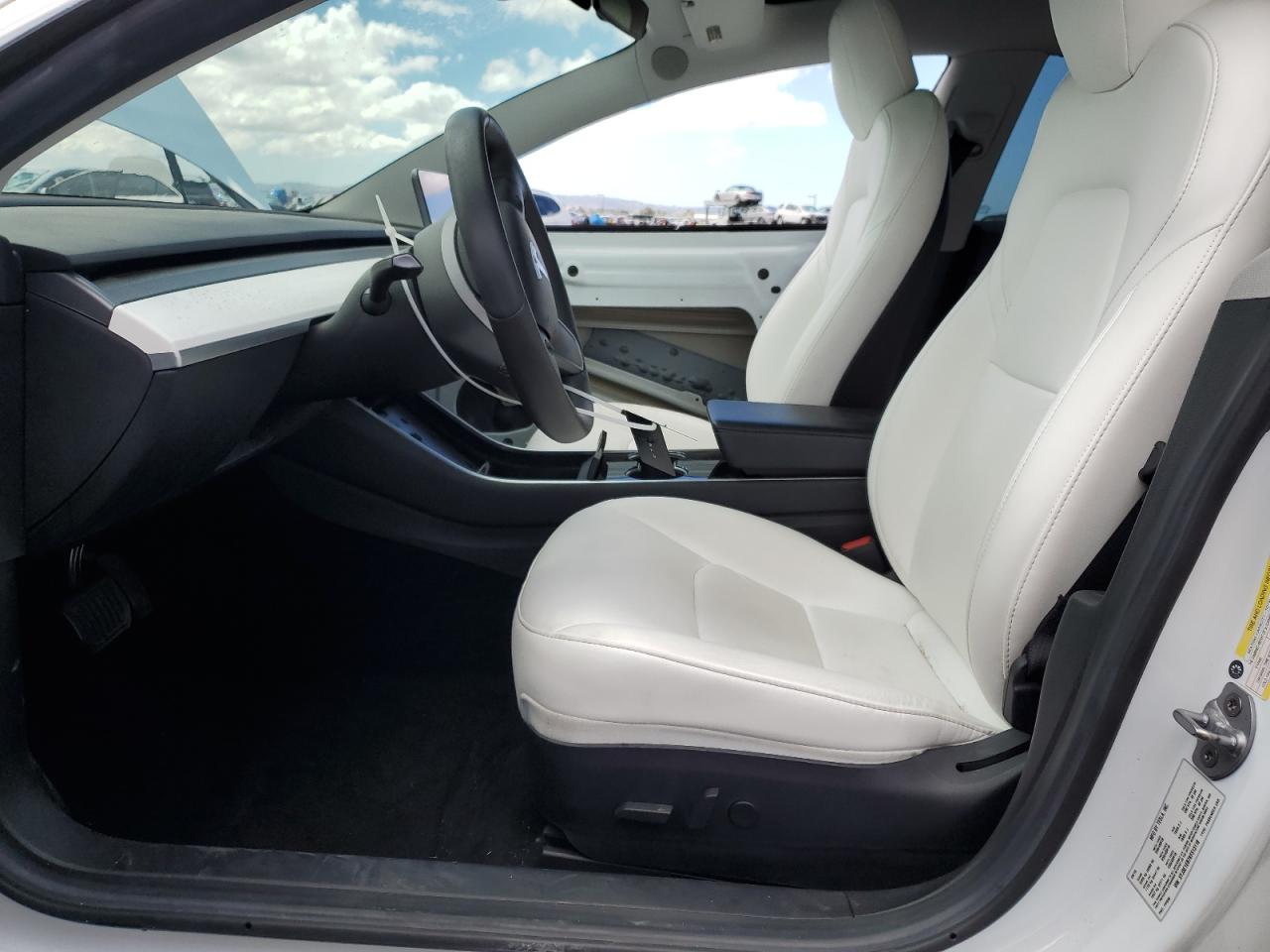 5YJ3E1EB7KF513118 2019 Tesla Model 3