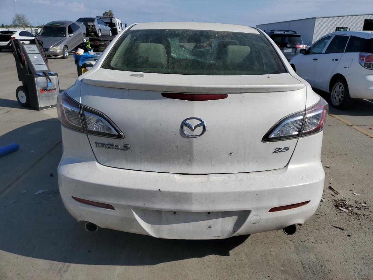 JM1BL1W68B1482568 2011 Mazda 3 S