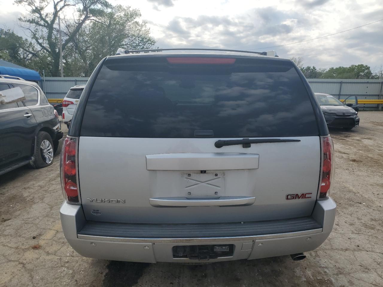 1GKS2EEF6DR339896 2013 GMC Yukon Denali