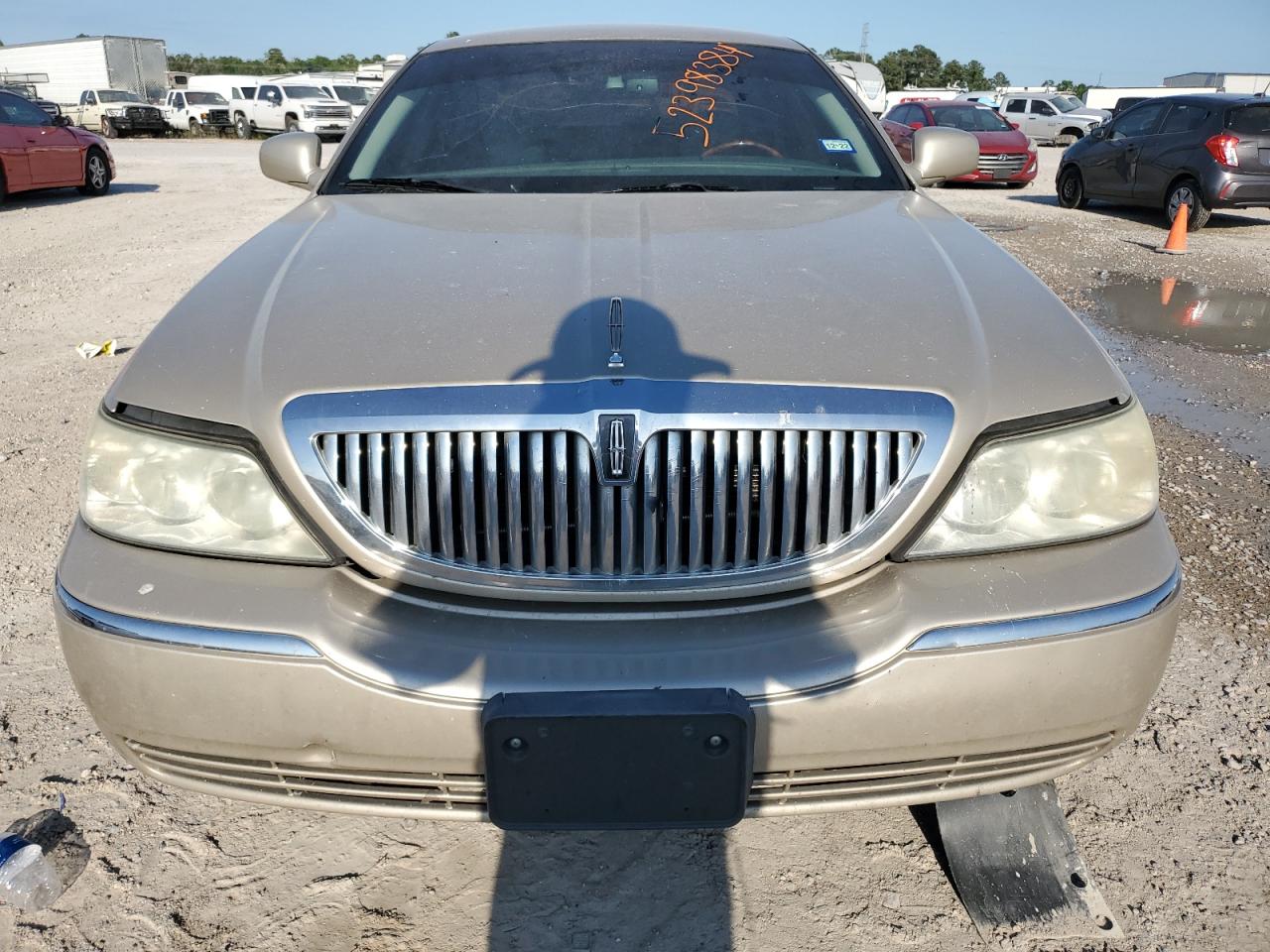 2LNBL8CV1AX752147 2010 Lincoln Town Car Signature Limited