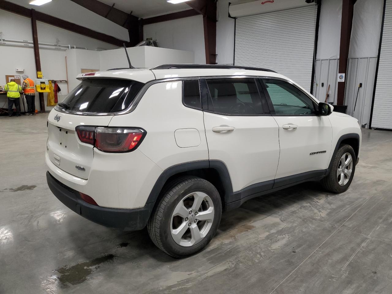 3C4NJDBB1JT478909 2018 Jeep Compass Latitude