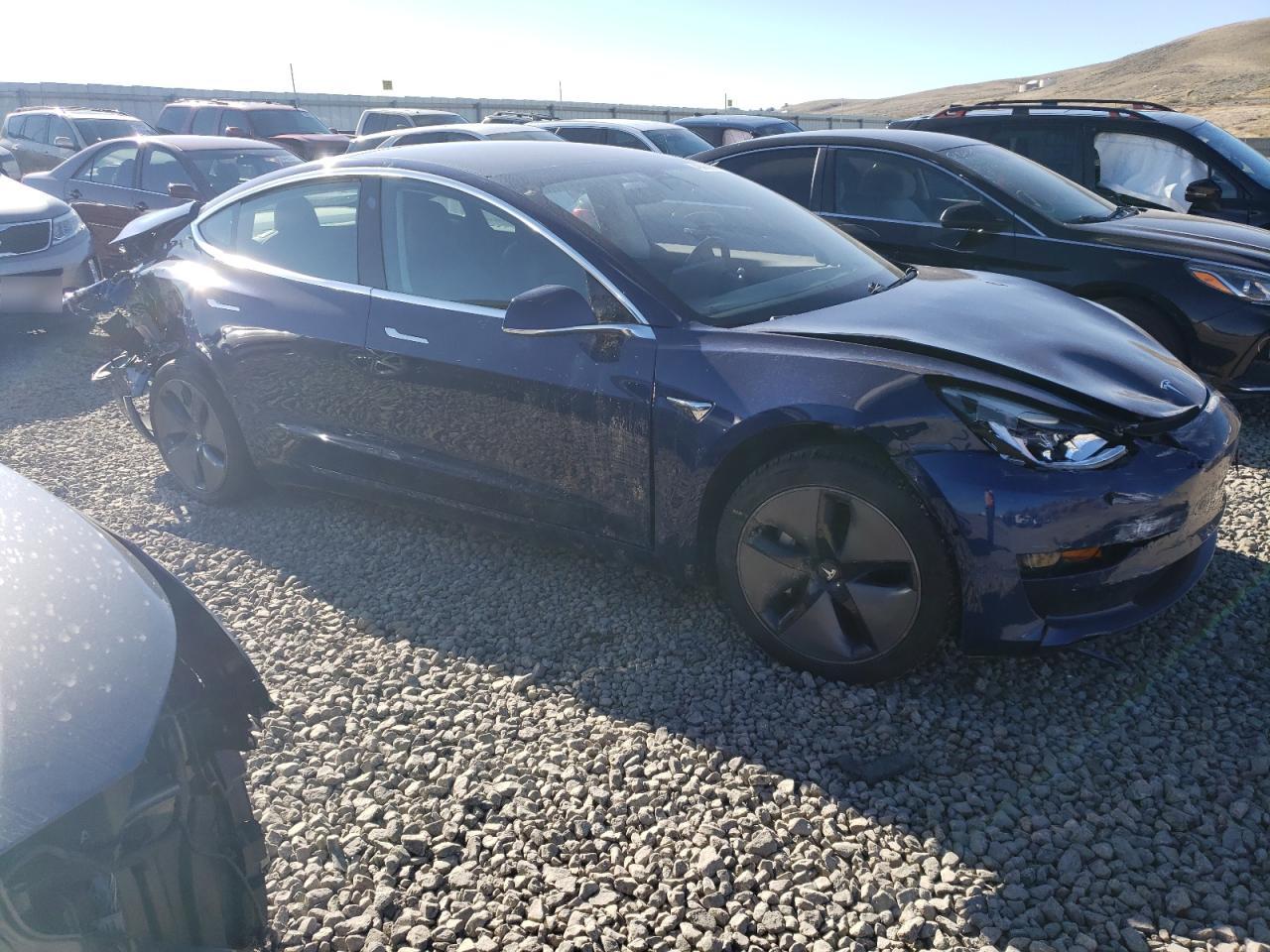 5YJ3E1EB1JF090079 2018 Tesla Model 3