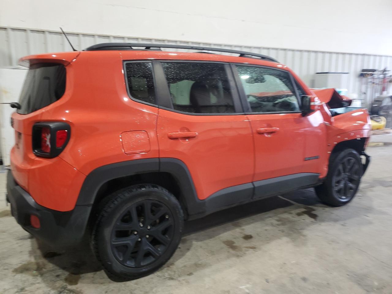 2017 Jeep Renegade Latitude vin: ZACCJBBB4HPE77086