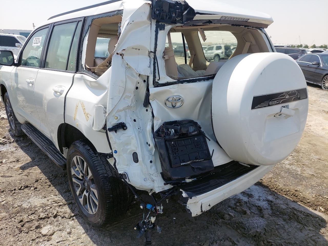 JTEBU3FJ4P5097260 Auction: COPART UAE Lot: 52362204 Location: DUBAI INDUSTRIAL CITY - DUBAI JTEBU3FJ4P5097260 TOYOTA PRADO 2023 WHITE Photo 9