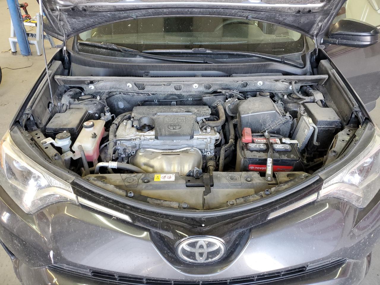 JTMBFREV4HJ174854 2017 Toyota Rav4 Le