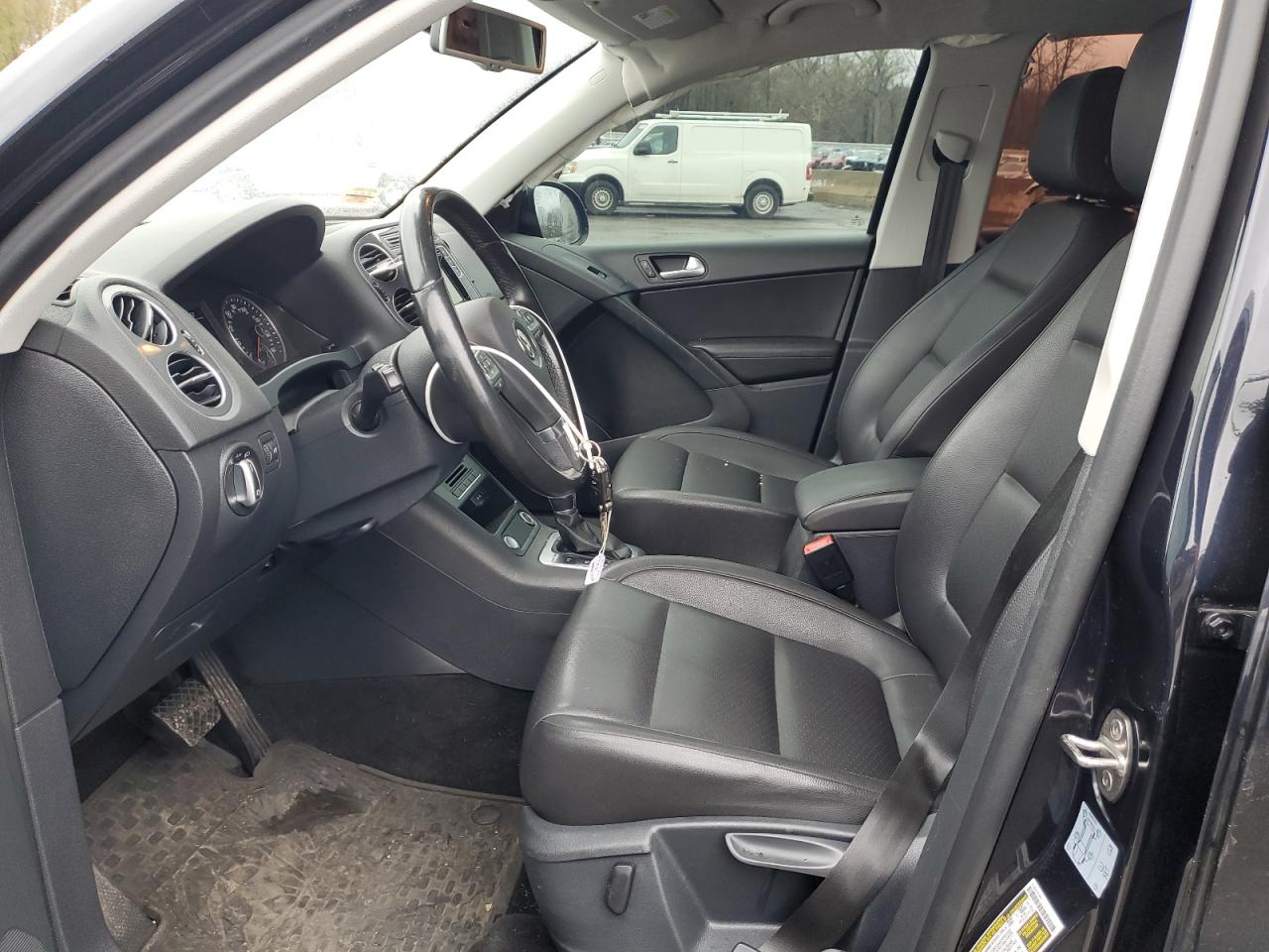 WVGBV7AX0GK000234 2016 Volkswagen Tiguan S