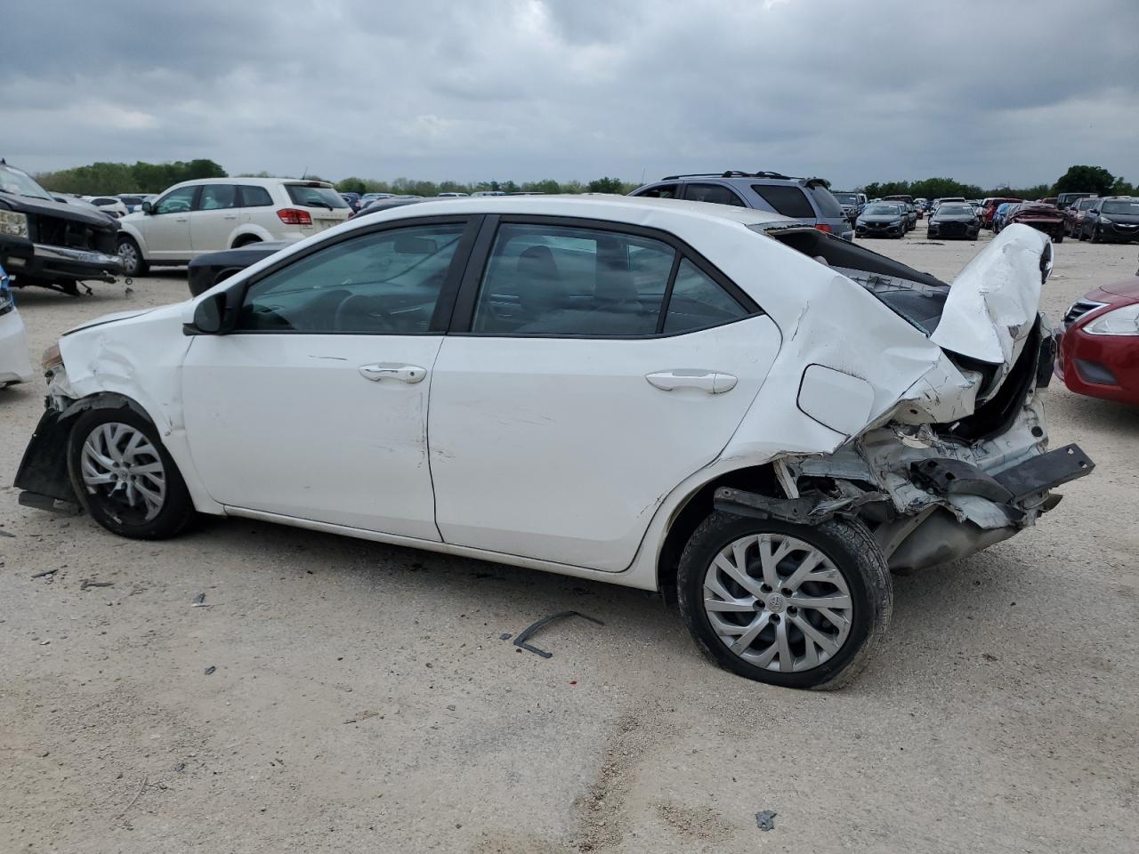 5YFBURHE1HP677724 2017 Toyota Corolla L