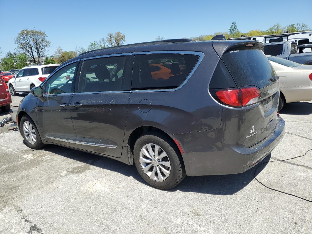 2C4RC1BG4HR583656 2017 Chrysler Pacifica Touring L