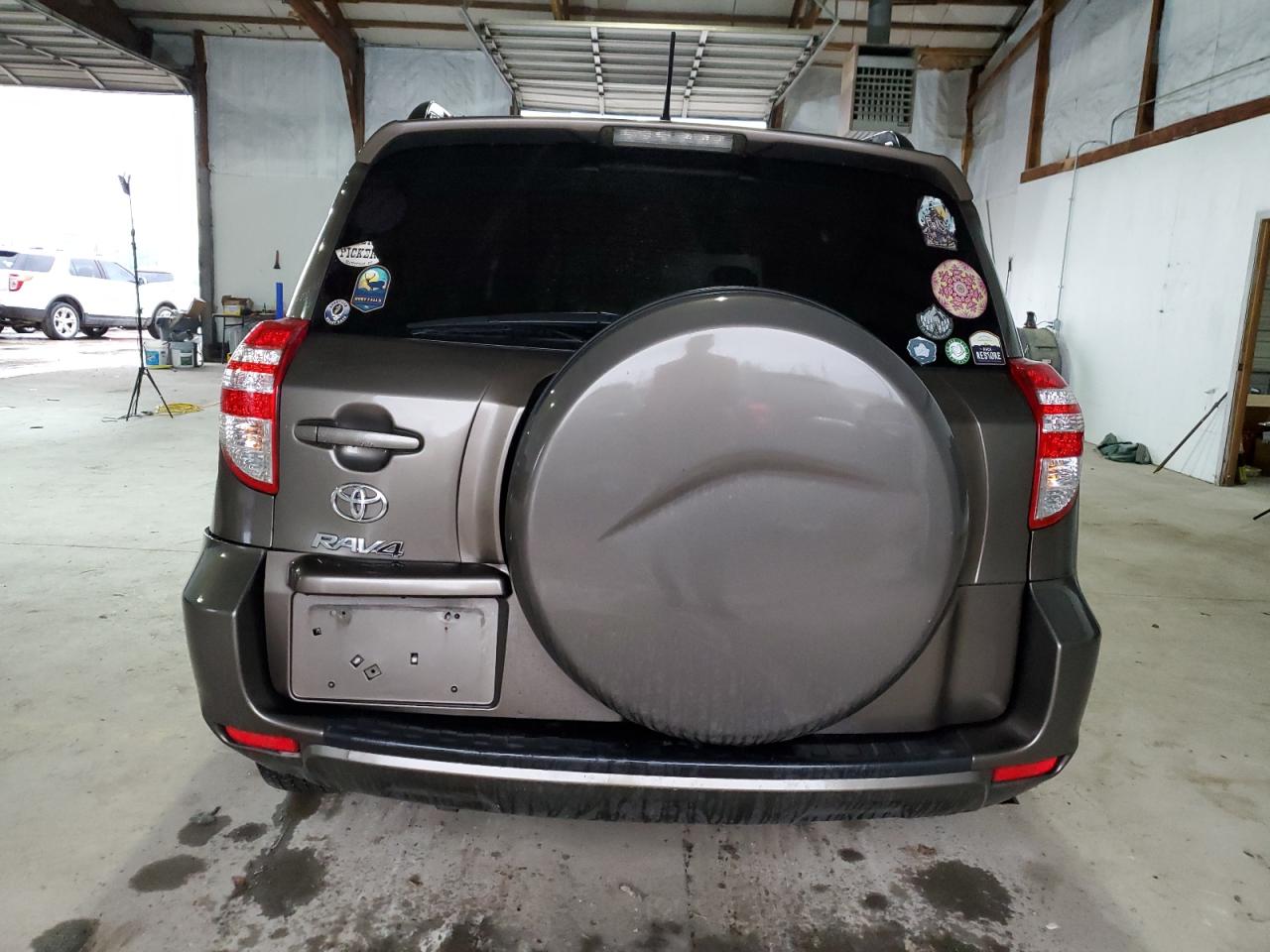 2T3ZF4DVXBW081929 2011 Toyota Rav4