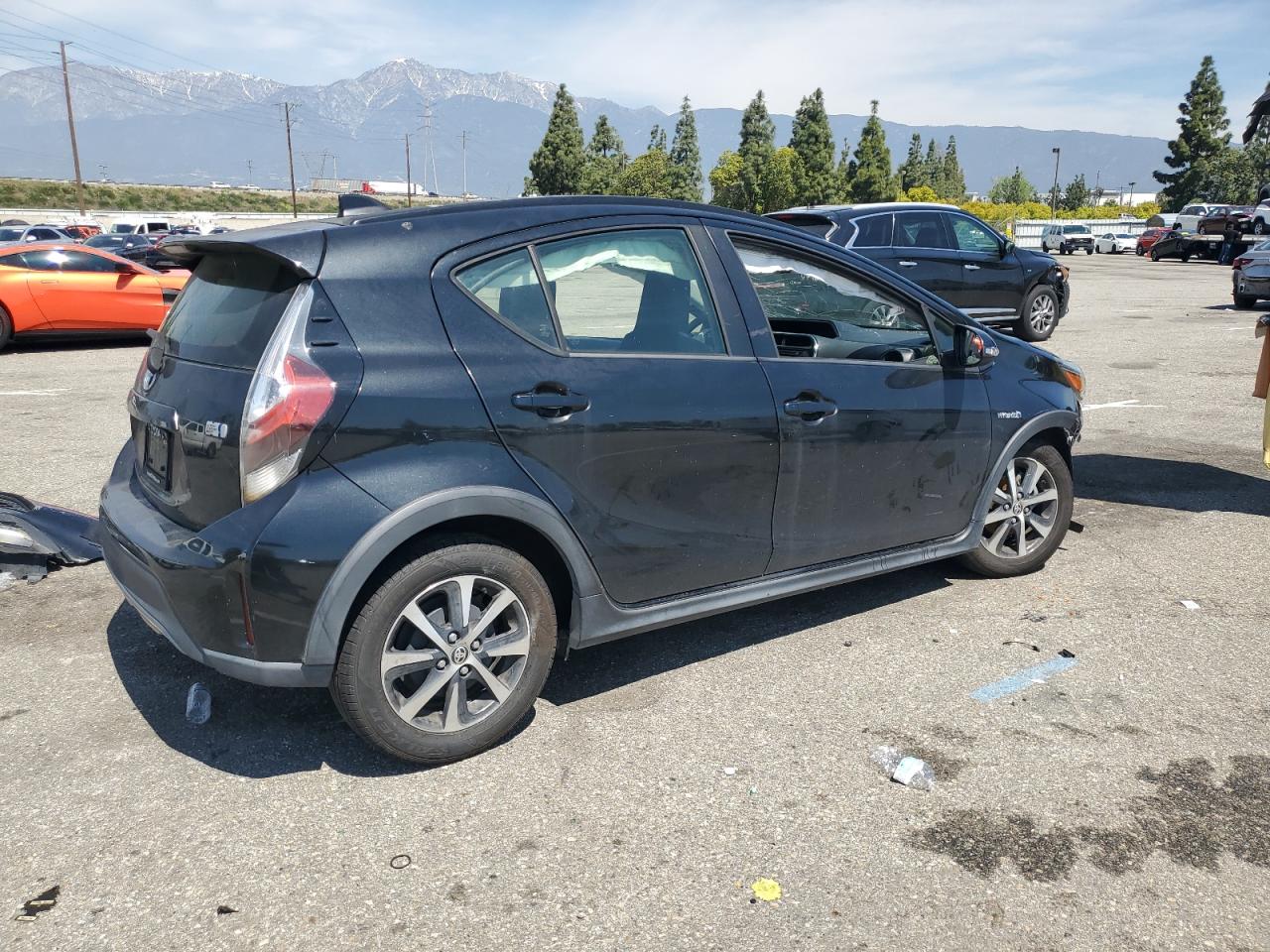 2018 Toyota Prius C vin: JTDKDTB35J1611174