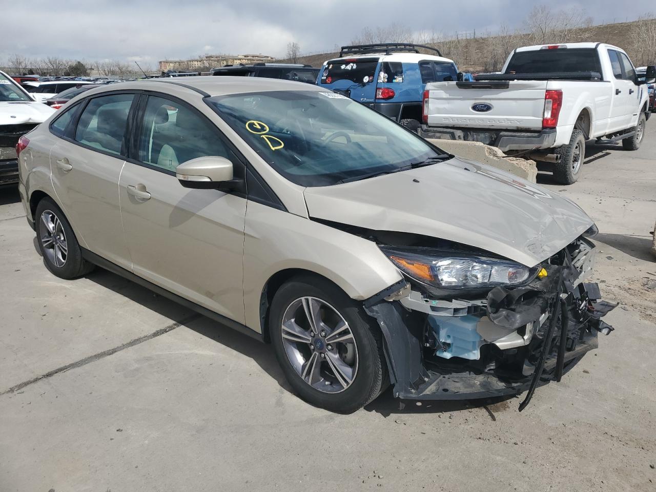 2018 Ford Focus Se vin: 1FADP3F23JL227356