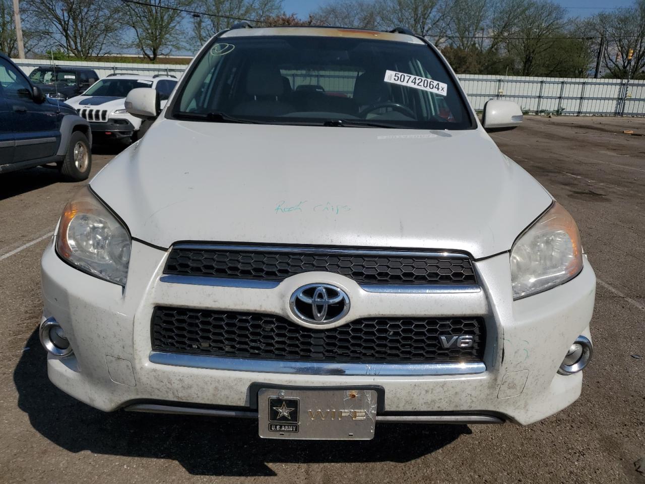 2T3DK4DV7BW060218 2011 Toyota Rav4 Limited