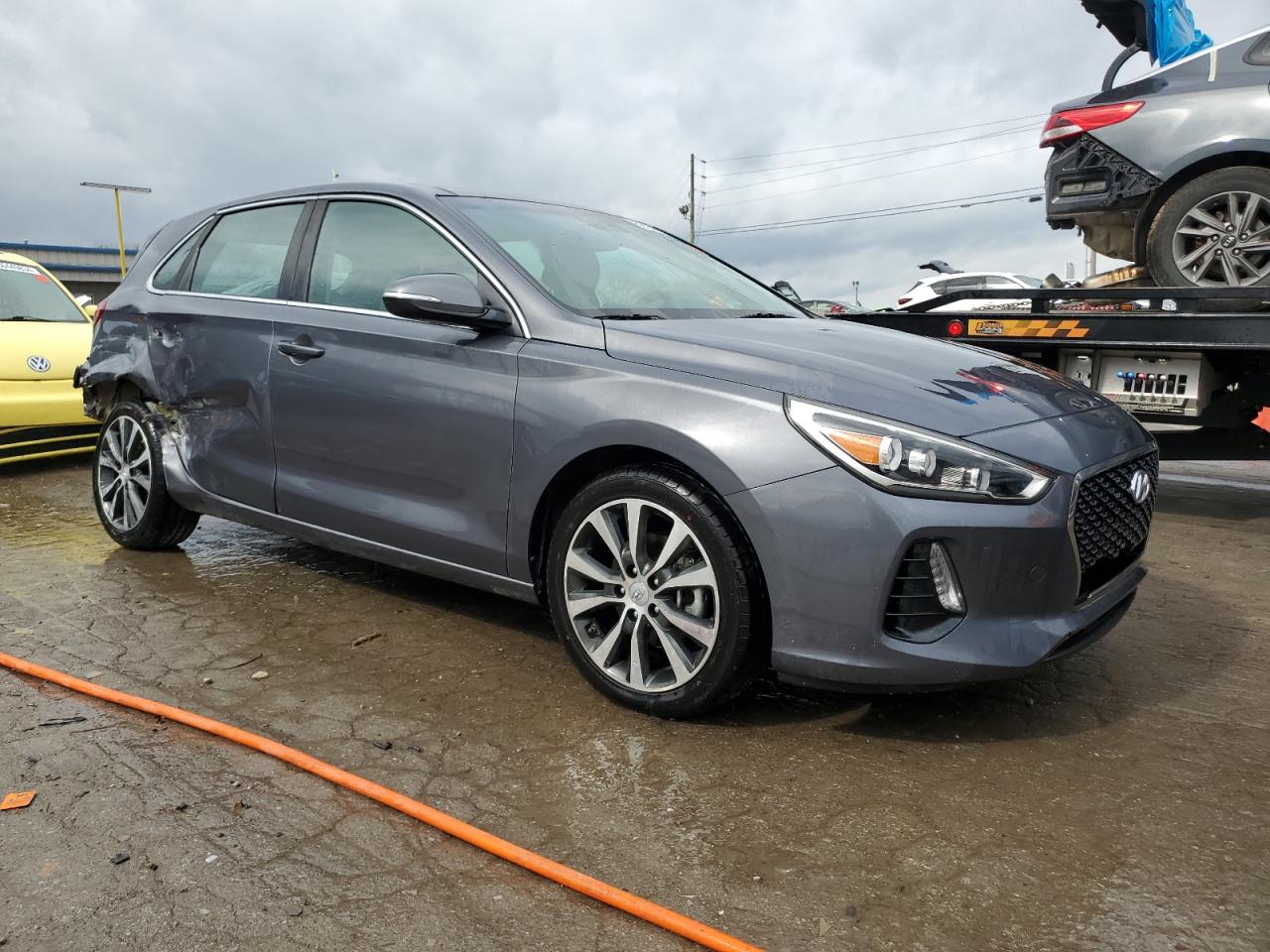 2018 Hyundai Elantra Gt vin: KMHH35LE9JU025273