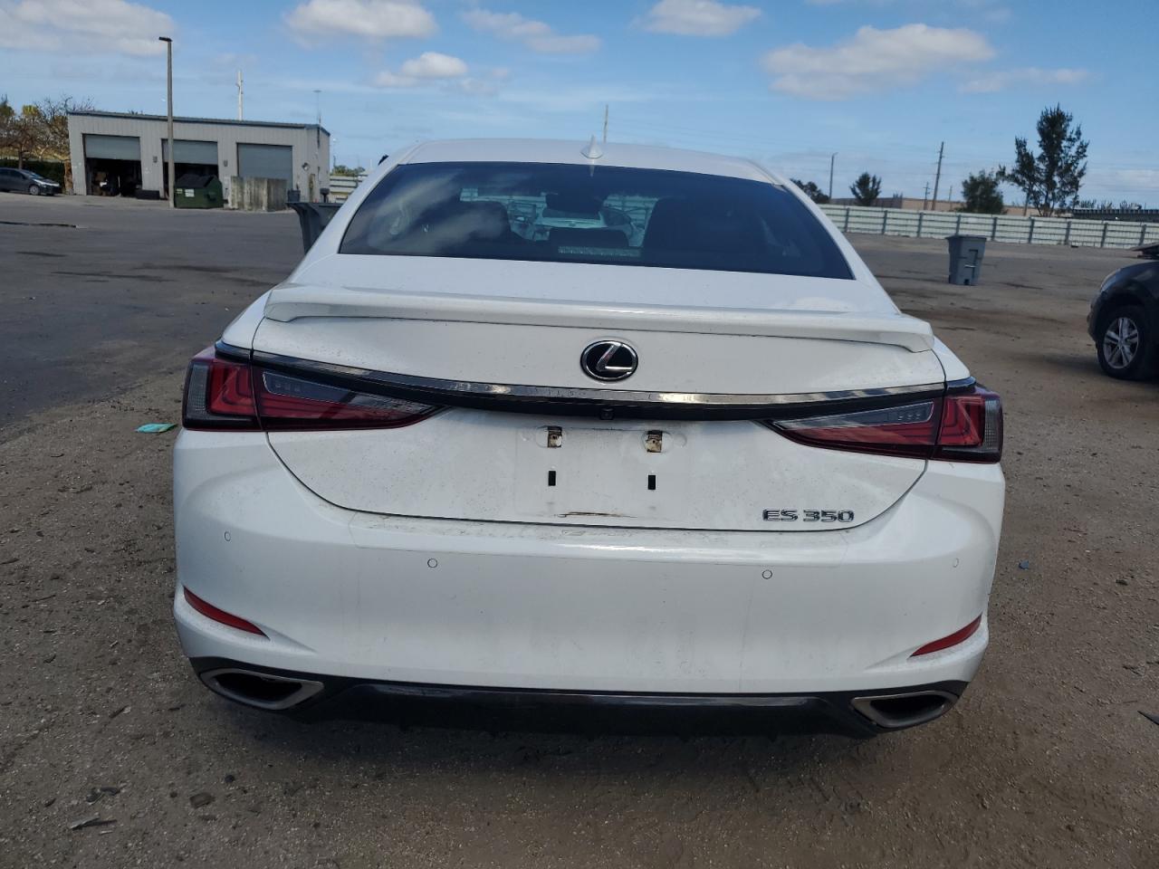 58AGZ1B12NU132648 2022 Lexus Es 350 Base