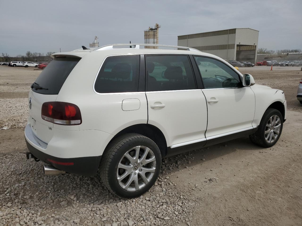 WVGBF7A91AD002424 2010 Volkswagen Touareg V6