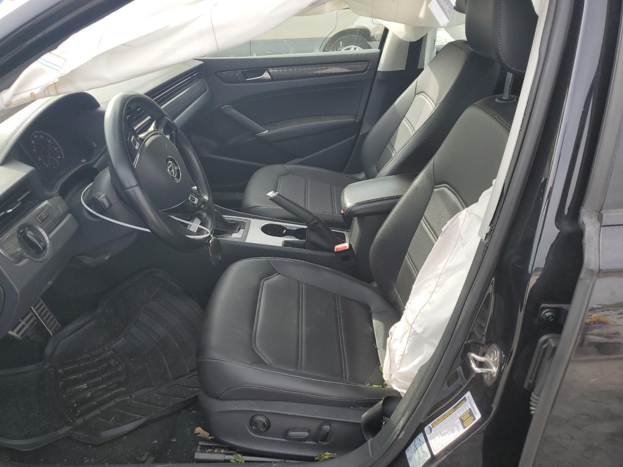 1VWMA7A34LC027363 2020 Volkswagen Passat R-Line