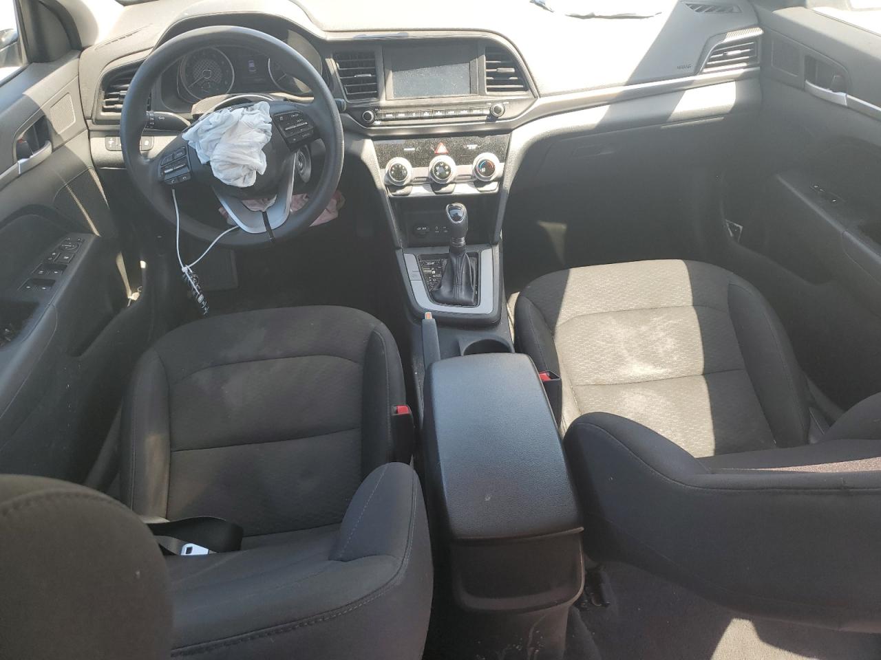 5NPD84LFXKH415480 2019 Hyundai Elantra Sel