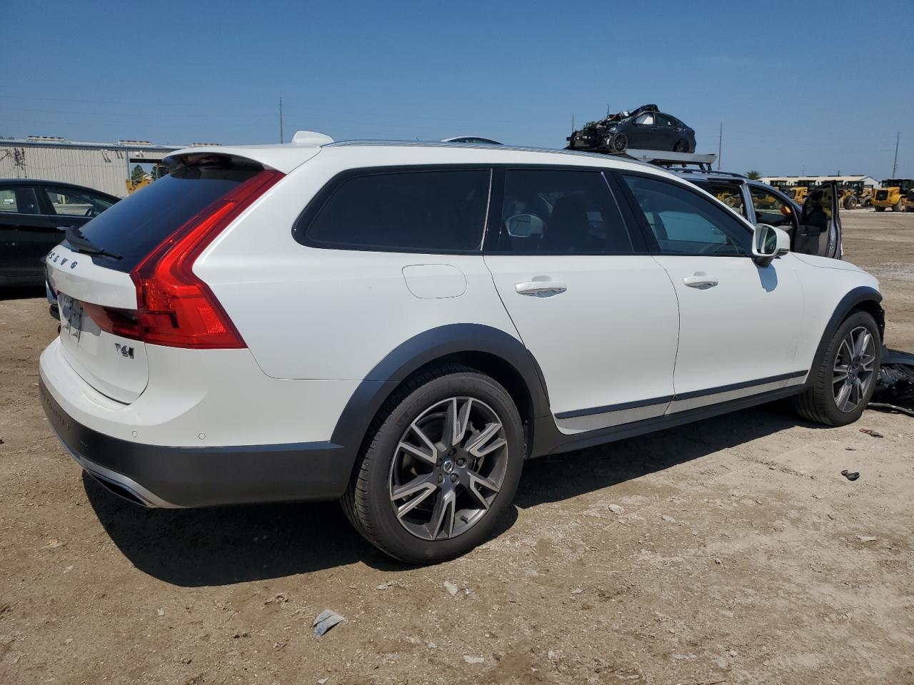 YV4A22NL3H1003765 2017 Volvo V90 Cross Country T6 Inscription