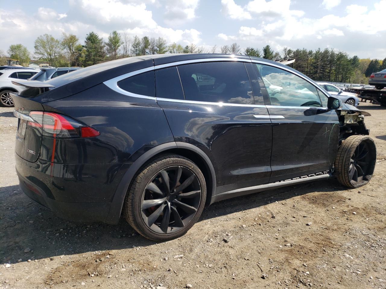 5YJXCBE48JF110472 2018 Tesla Model X