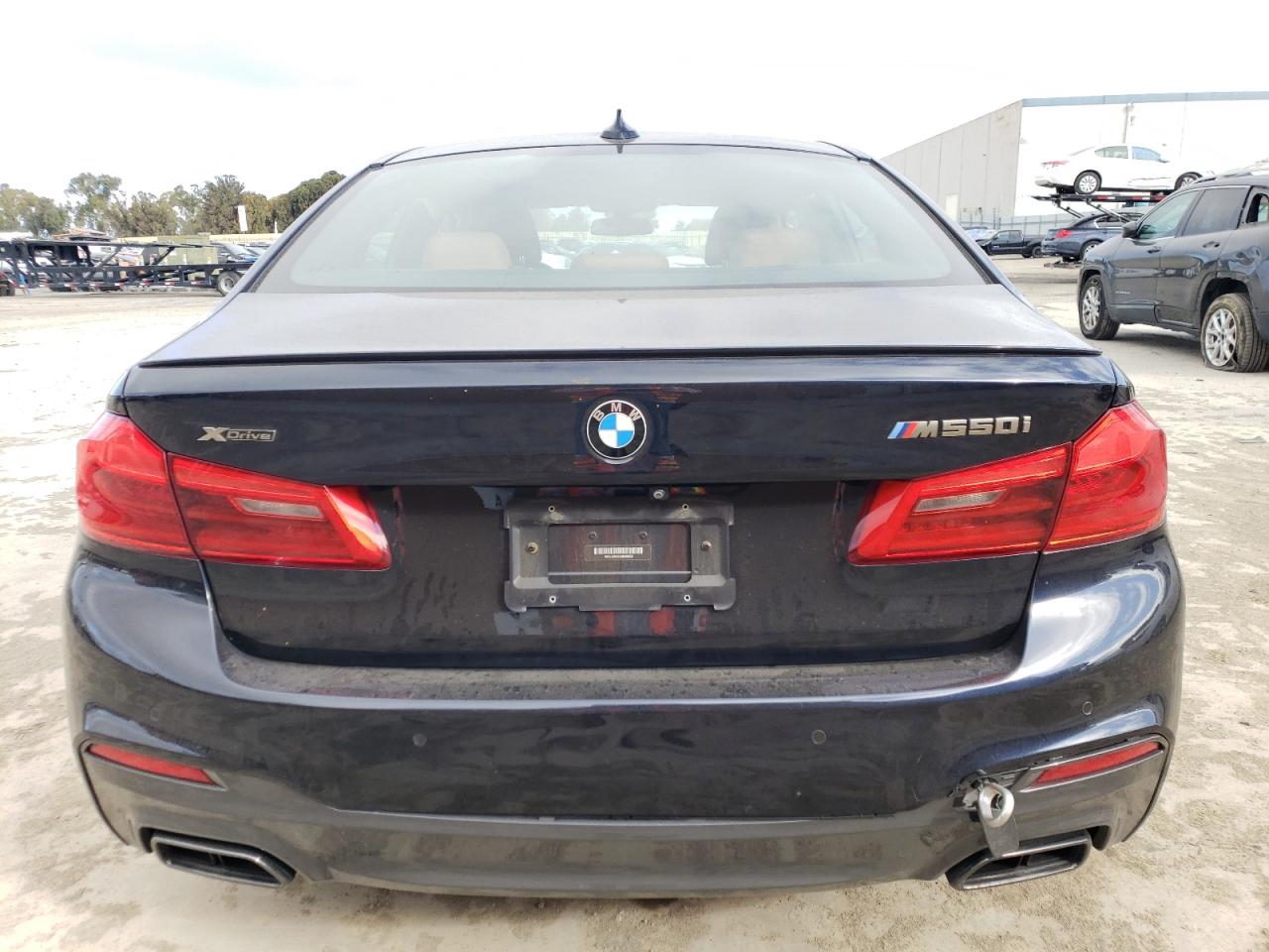 WBAJB9C53JB049609 2018 BMW M550Xi