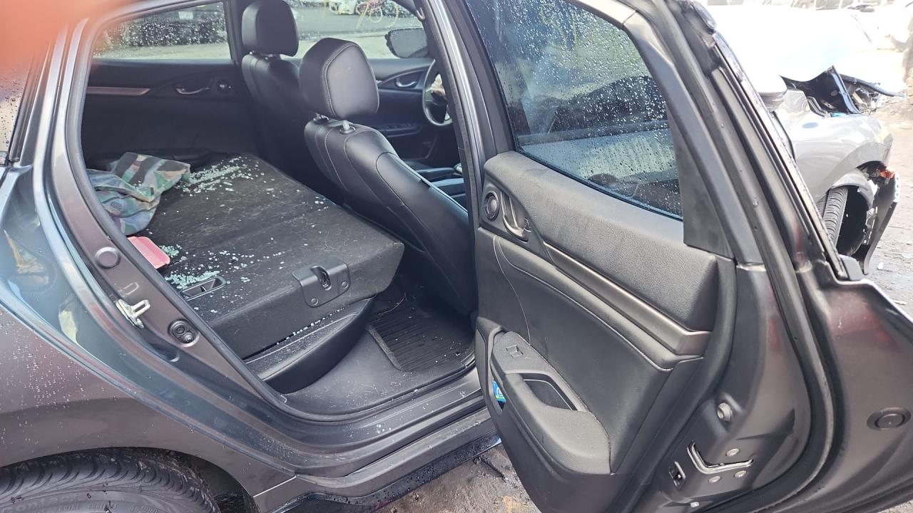 SHHFK7H92JU408551 2018 Honda Civic Sport Touring