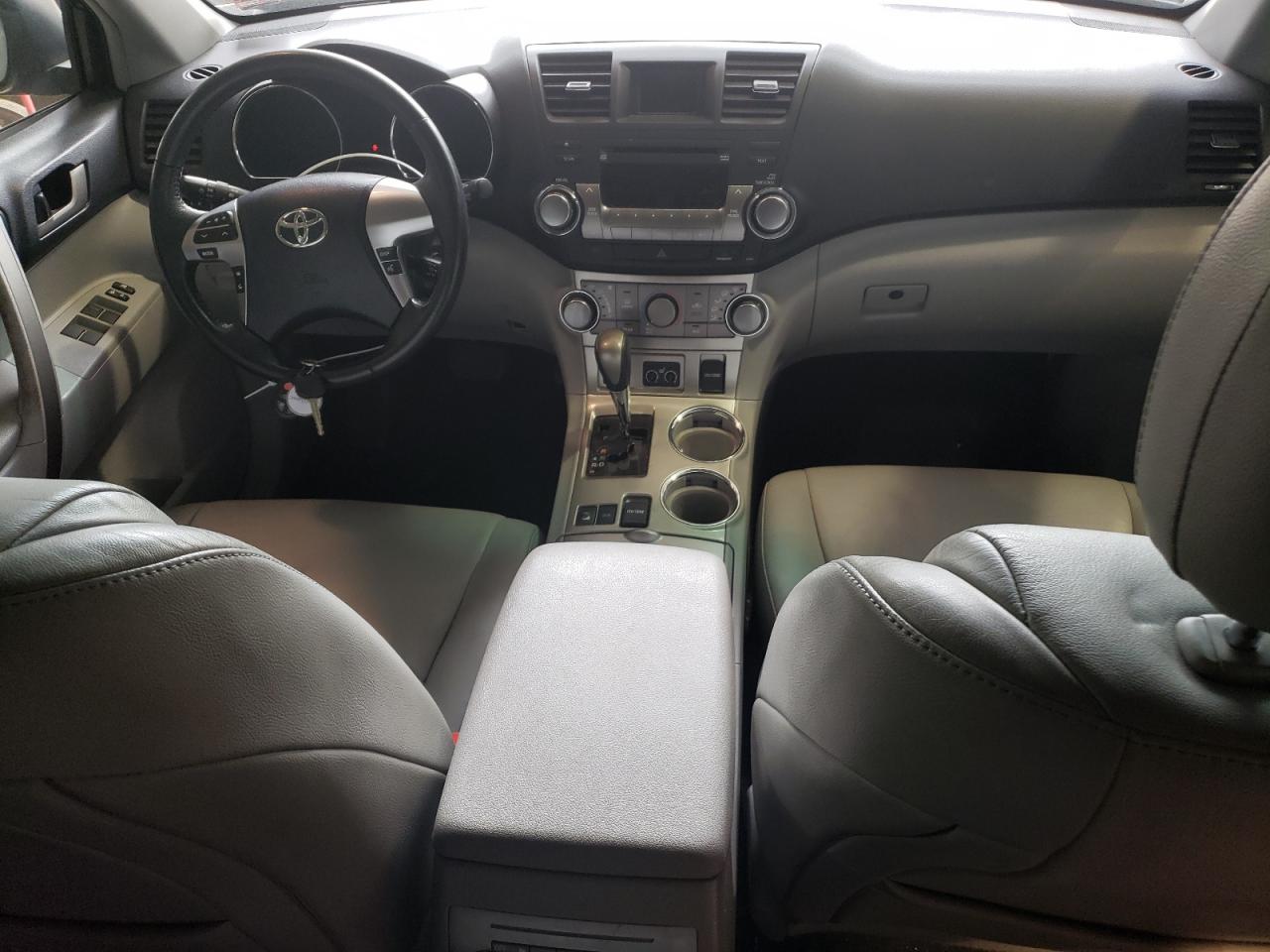 5TDBK3EH9BS077145 2011 Toyota Highlander Base