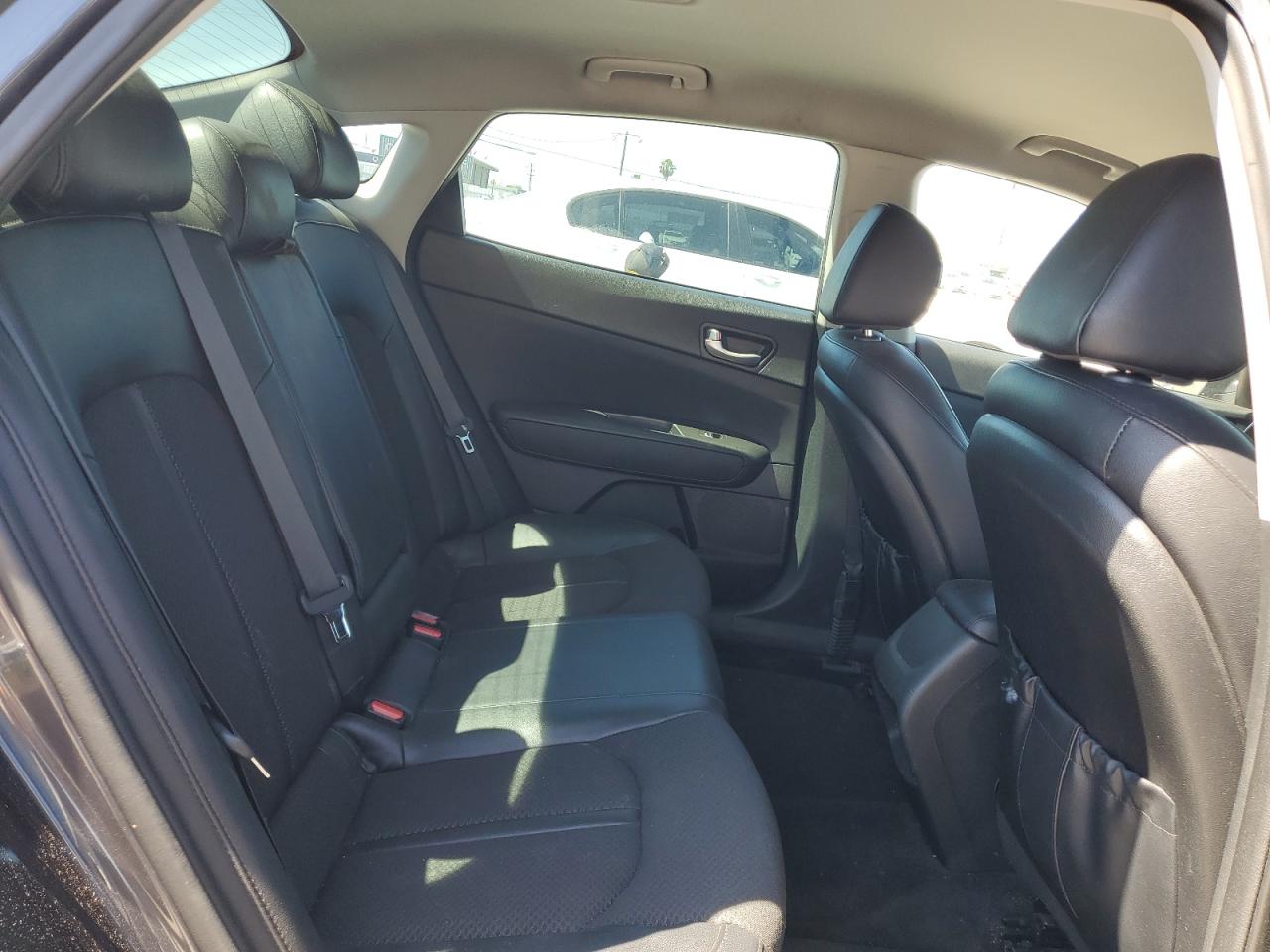 5XXGT4L36JG241242 2018 Kia Optima Lx