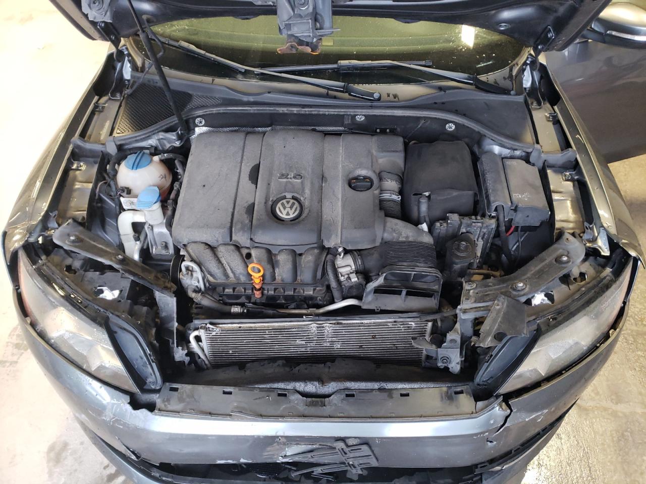 1VWBH7A38DC132489 2013 Volkswagen Passat Se