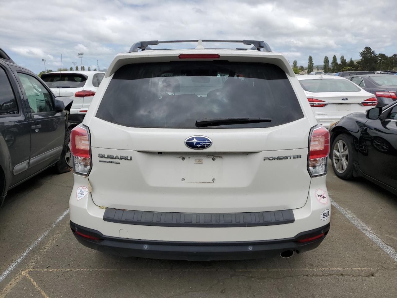 2018 Subaru Forester 2.5I Touring vin: JF2SJAWC0JH579718