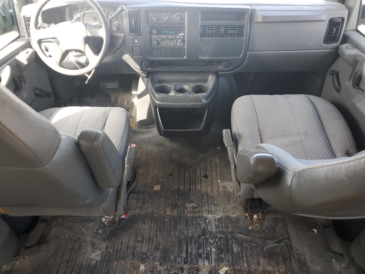 1GTGG25V551229382 2005 GMC Savana G2500