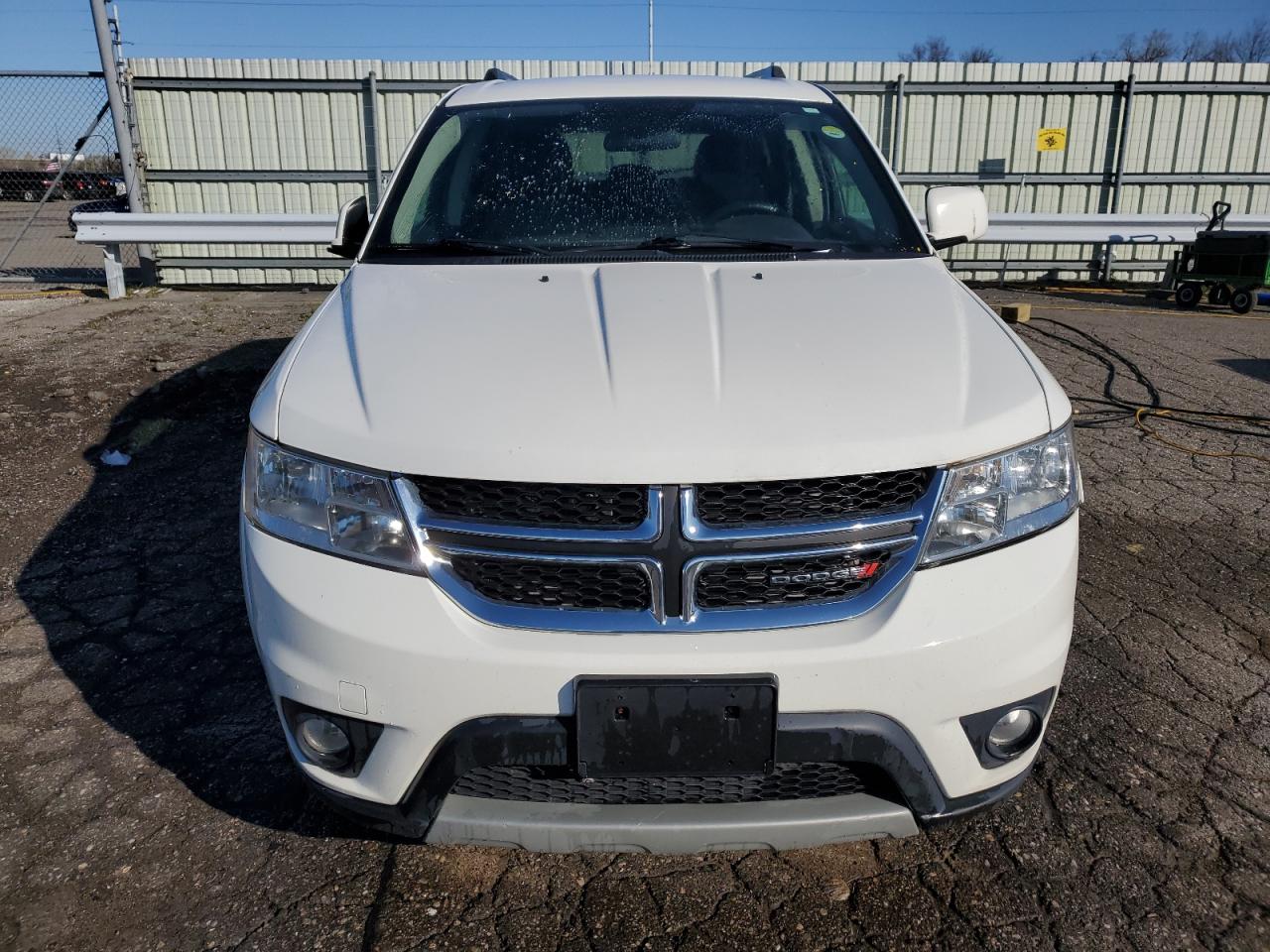 2017 Dodge Journey Sxt vin: 3C4PDCBGXHT576403