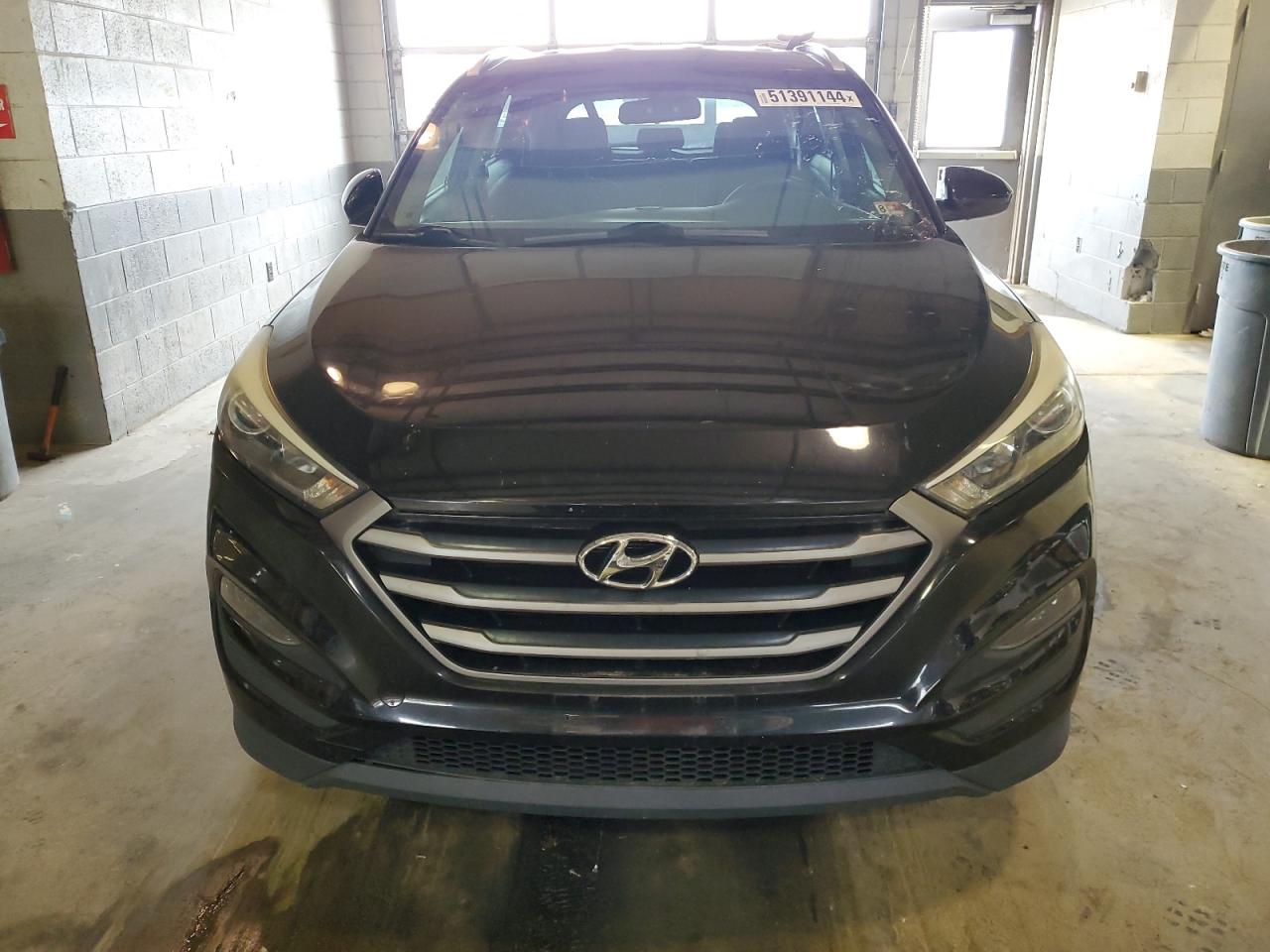 Lot #2522083830 2016 HYUNDAI TUCSON LIM