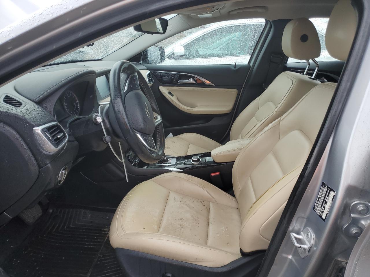 SJKCH5CRXJA056114 2018 Infiniti Qx30 Base