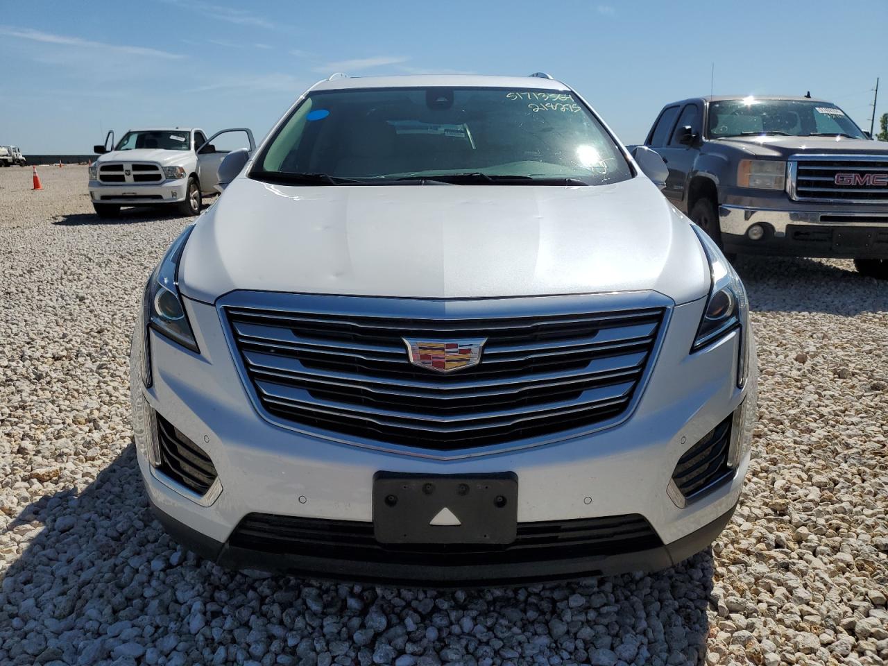 1GYKNBRS4HZ218275 2017 Cadillac Xt5 Luxury