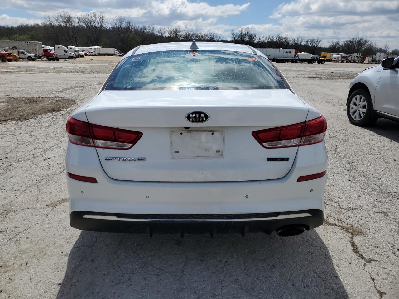 2019 Kia Optima Lx vin: 5XXGT4L38KG346205